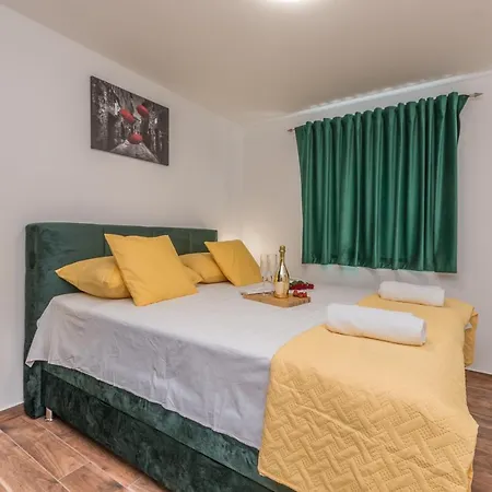 View Biograd * Weißenburg