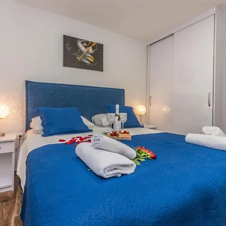 View Biograd Apartment *